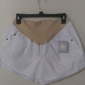 A Glow Maternity Boyfriend Shorts